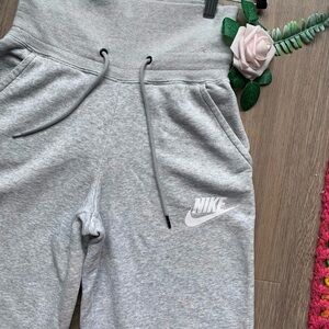 Nike Women’s Sportswear Grey Rally Sneaker Pants